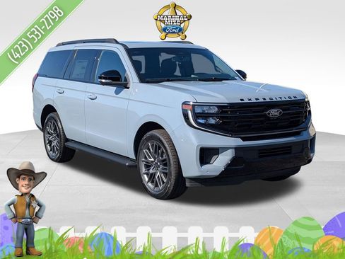 New 2026 Ford Expedition Platinum w/ Stealth Appearance Package image 1