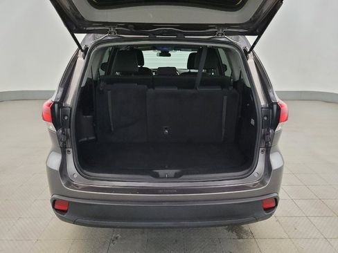 Used 2019 Toyota Highlander LE image 29