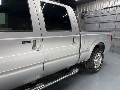 Used 2012 Ford F250 Lariat w/ Lariat Interior Pkg image 6