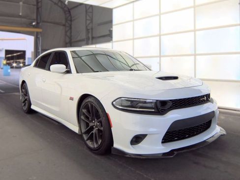 Used 2020 Dodge Charger Scat Pack RWD image 3