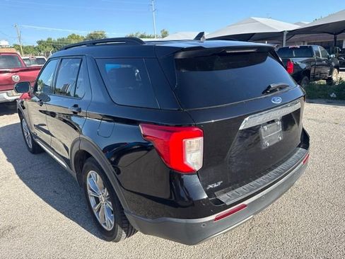 Used 2021 Ford Explorer XLT w/ Equipment Group 202A RWD image 6