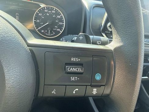 Used 2024 Nissan Rogue SV image 31