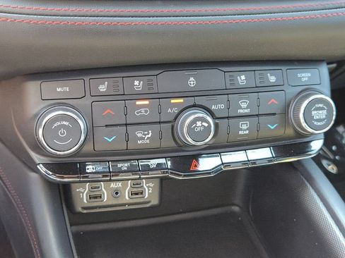 Certified 2024 Dodge Durango GT AWD/4WD image 13
