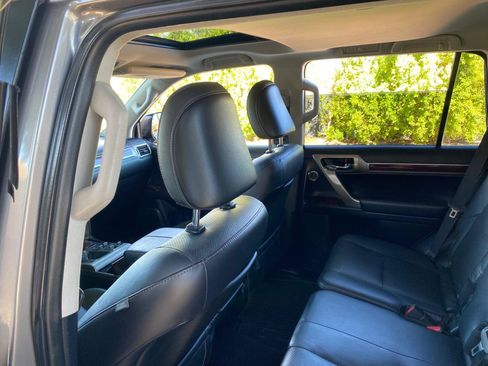 Used 2014 Lexus GX 460 Luxury AWD/4WD image 35