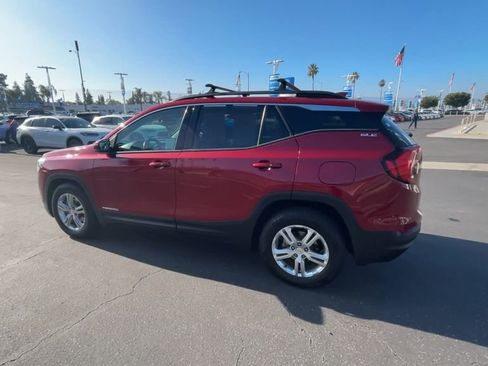 Used 2020 GMC Terrain SLE w/ Driver Convenience Package image 6