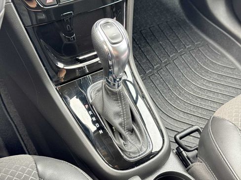Used 2020 Buick Encore Preferred w/ Safety Package FWD image 31