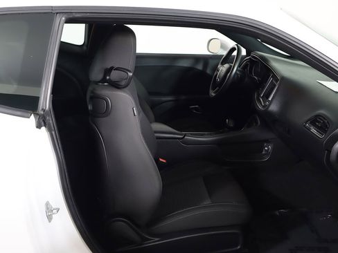 Used 2019 Dodge Challenger SXT image 20
