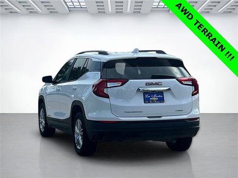Used 2023 GMC Terrain SLE w/ Driver Convenience Package image 7