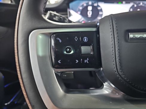 Used 2024 Land Rover Range Rover Long Wheelbase Autobiography image 19