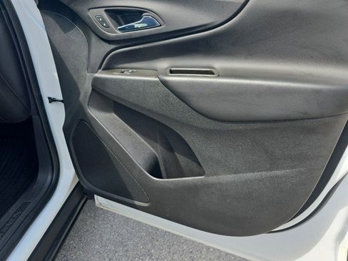 Used 2023 Chevrolet Equinox LT AWD/4WD image 46