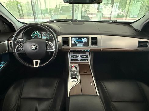 Used 2014 Jaguar XF RWD image 16