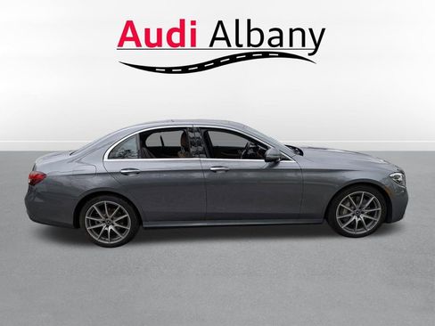 Used 2023 Mercedes-Benz E 350 4MATIC Sedan image 3