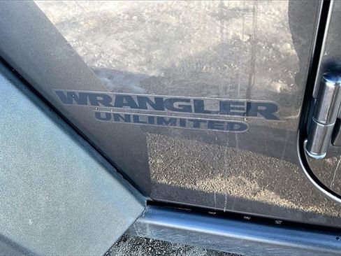Used 2017 Jeep Wrangler Unlimited Freedom Edition image 24