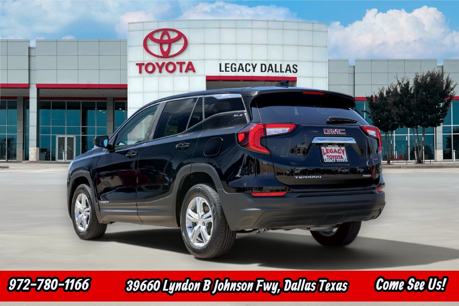 Used 2024 GMC Terrain SLE AWD/4WD image 7