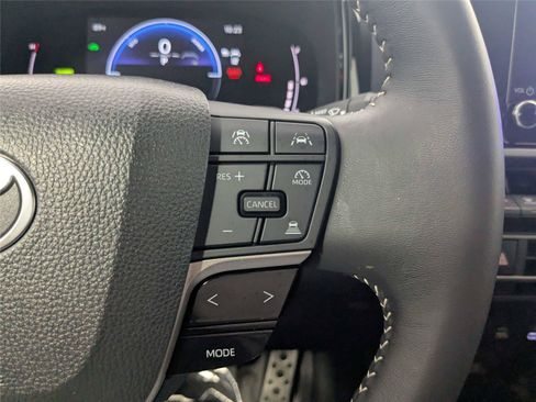 Certified 2025 Toyota Camry SE FWD image 18