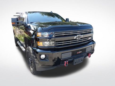 Used 2018 Chevrolet Silverado 2500 LT w/ Midnight Edition AWD/4WD image 2