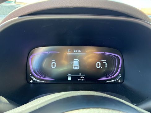 Certified 2025 Kia Soul LX FWD image 27