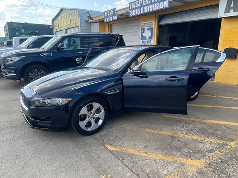 Used 2017 Jaguar XE RWD image 9