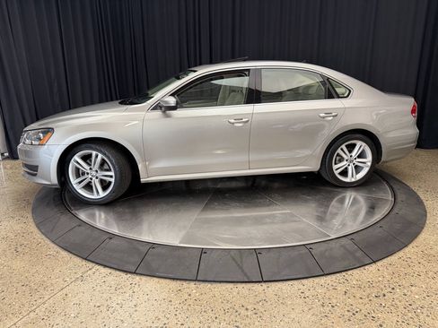Used 2014 Volkswagen Passat 1.8T SE FWD image 12