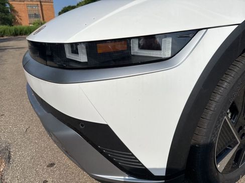 New 2025 Hyundai Ioniq 5 SEL image 9