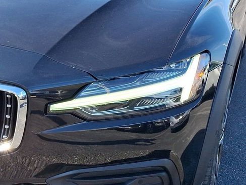 Used 2020 Volvo V60 T5 Cross Country w/ Protection Package Premier AWD/4WD image 12