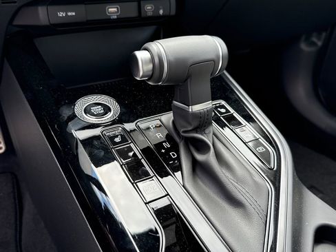 New 2025 Kia Niro EX Touring image 29