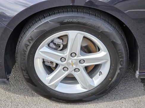 Used 2023 Chevrolet Malibu LT FWD image 19