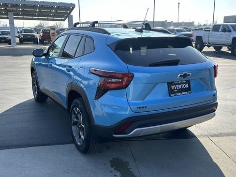 Certified 2025 Chevrolet Trax LT w/ Driver Confidence Package image 27