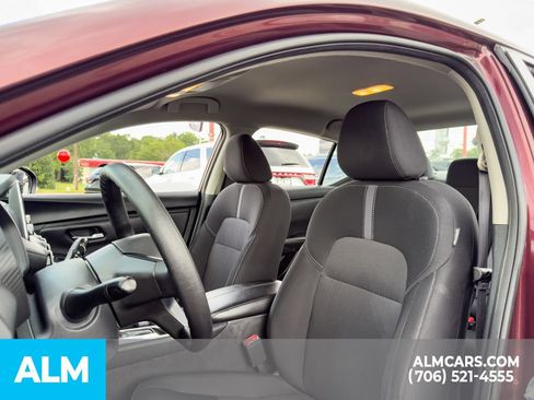 Used 2024 Nissan Sentra SV FWD image 9