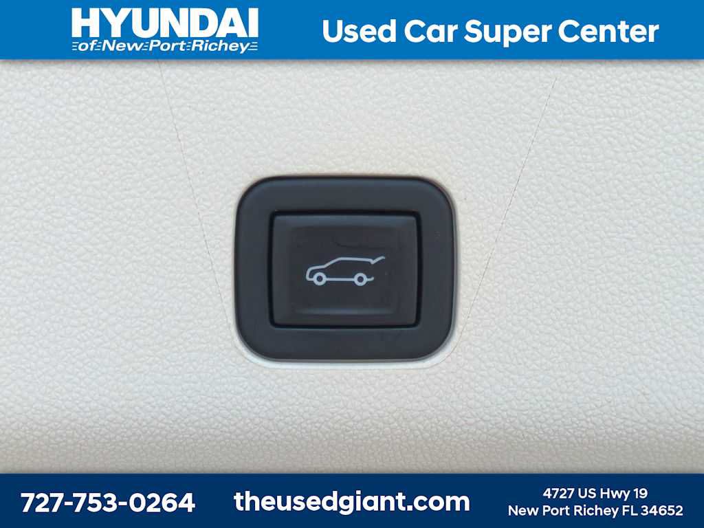 Used 2024 Cadillac Escalade Premium Luxury Platinum w/ Heavy-Duty Trailer Package AWD/4WD image 13