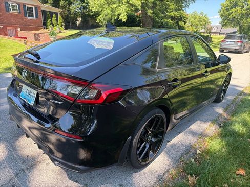 Used 2023 Honda Civic Sport image 8