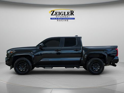 Used 2025 Toyota Tacoma SR5 w/ Blackout Plus Package (GST) AWD/4WD image 4