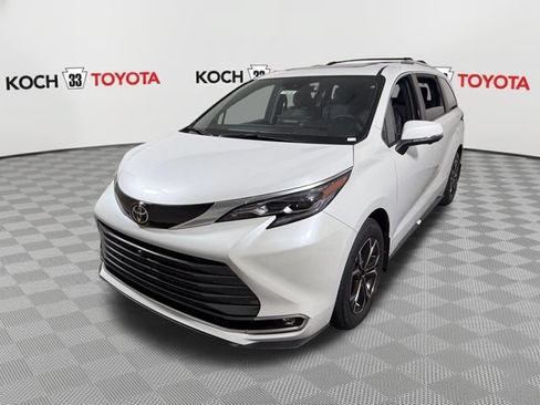 New 2026 Toyota Sienna Platinum AWD/4WD image 3