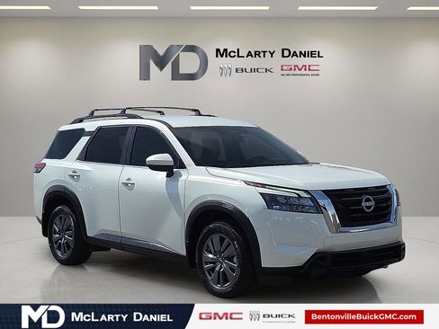 Used 2024 Nissan Pathfinder SV AWD/4WD image 1