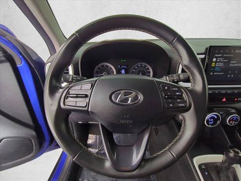 Used 2022 Hyundai Venue Limited FWD image 29