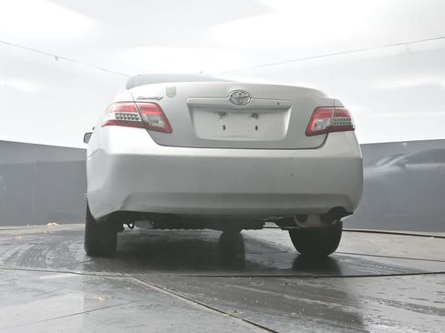 Used 2011 Toyota Camry image 29