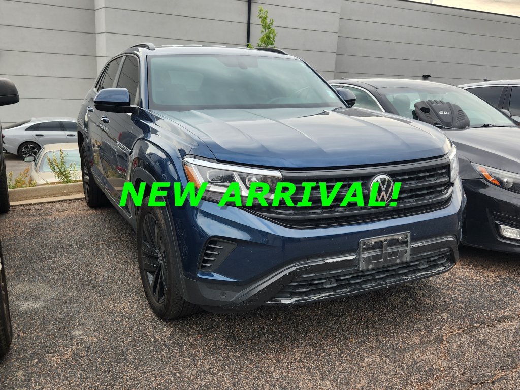 Used 2023 Volkswagen Atlas Cross Sport SE AWD/4WD image 3