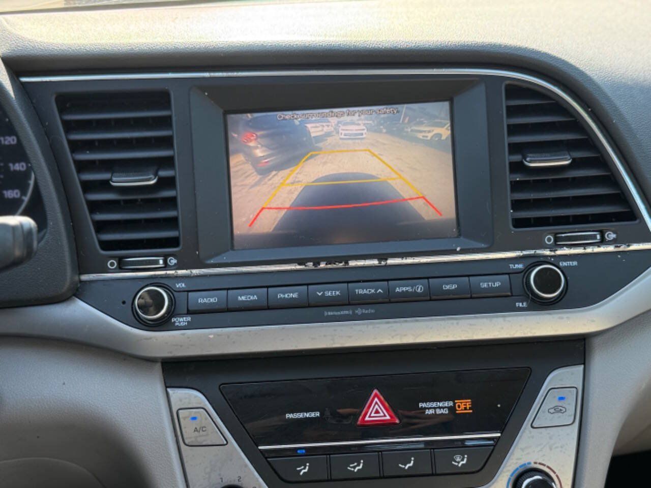 Used 2017 Hyundai Elantra SE FWD image 26