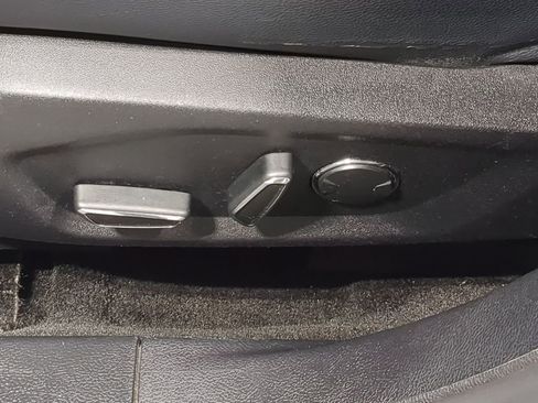 Used 2017 Ford Fusion SE w/ Fusion SE Technology Package image 31