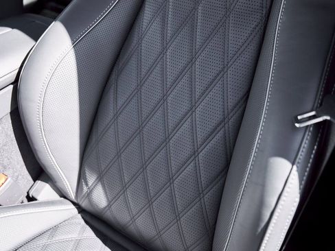 Used 2025 Mercedes-Benz Maybach GLS 600 4MATIC image 49