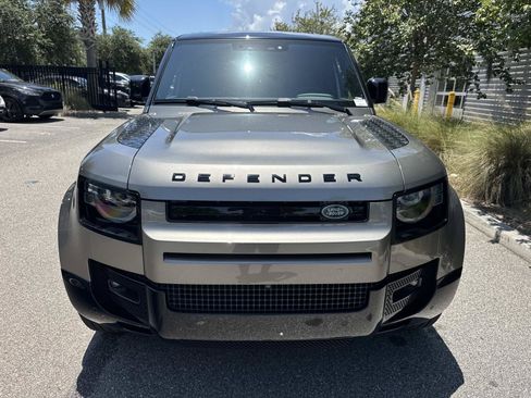 Certified 2025 Land Rover Defender 110 X-Dynamic SE AWD/4WD image 8