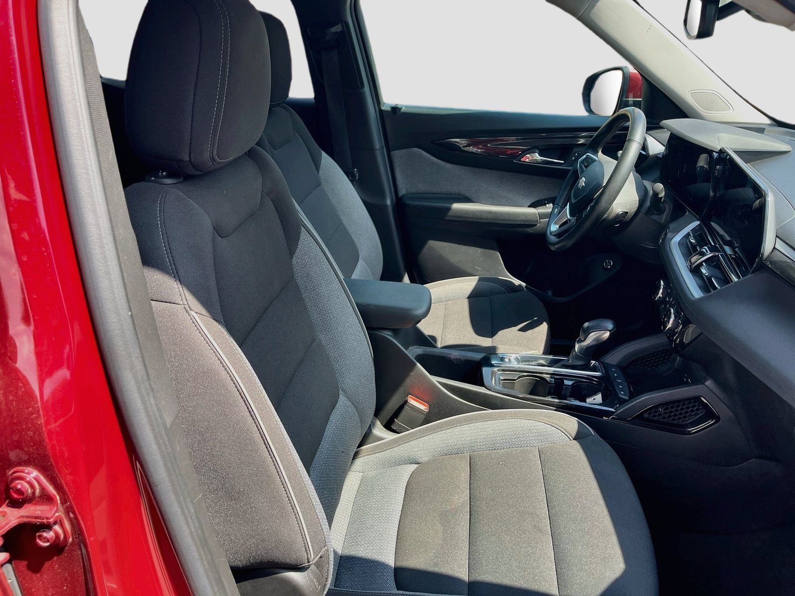 Used 2024 Chevrolet TrailBlazer LT w/ Convenience Package FWD image 26