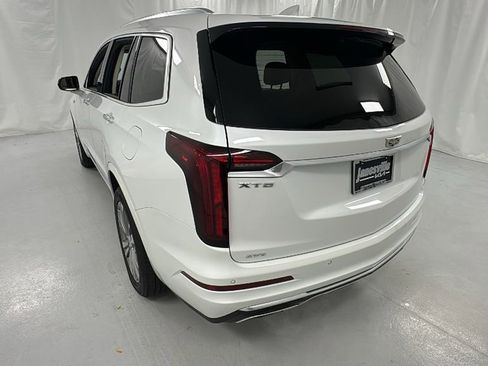 Used 2022 Cadillac XT6 Premium Luxury image 5