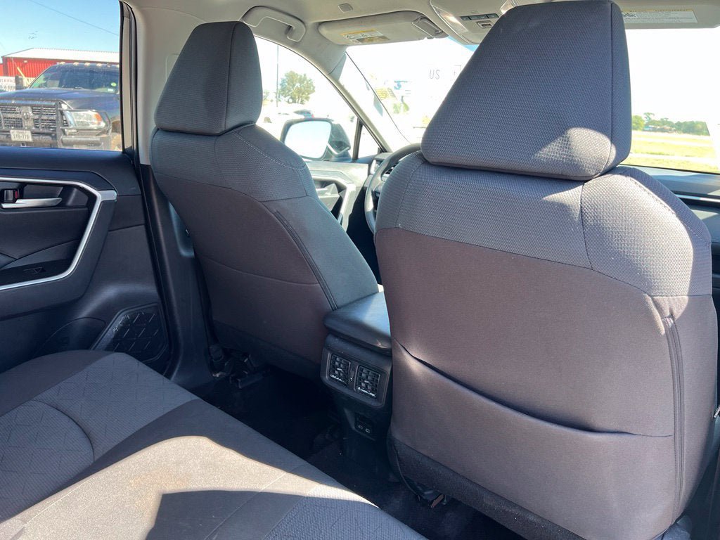 Used 2025 Toyota RAV4 XLE AWD/4WD image 27