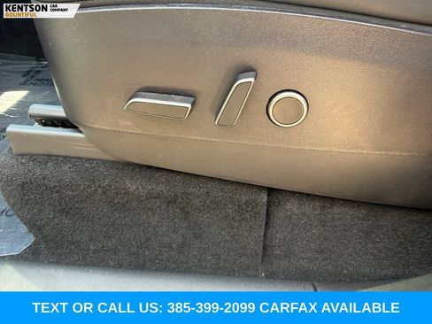 Used 2022 Tesla Model Y Performance AWD/4WD image 28
