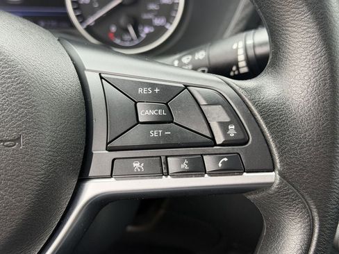Used 2025 Nissan Sentra SV FWD image 22