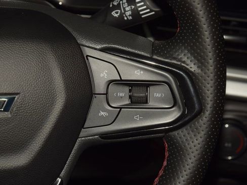 Used 2024 Chevrolet Trax RS FWD image 36