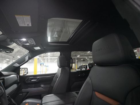 Certified 2025 GMC Sierra 1500 AT4 w/ AT4 Premium Package AWD/4WD image 31