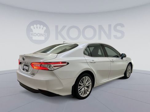 Used 2020 Toyota Camry XLE image 5