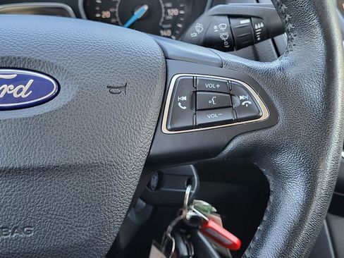 Used 2018 Ford Focus SEL w/ Cold Weather Package FWD image 12